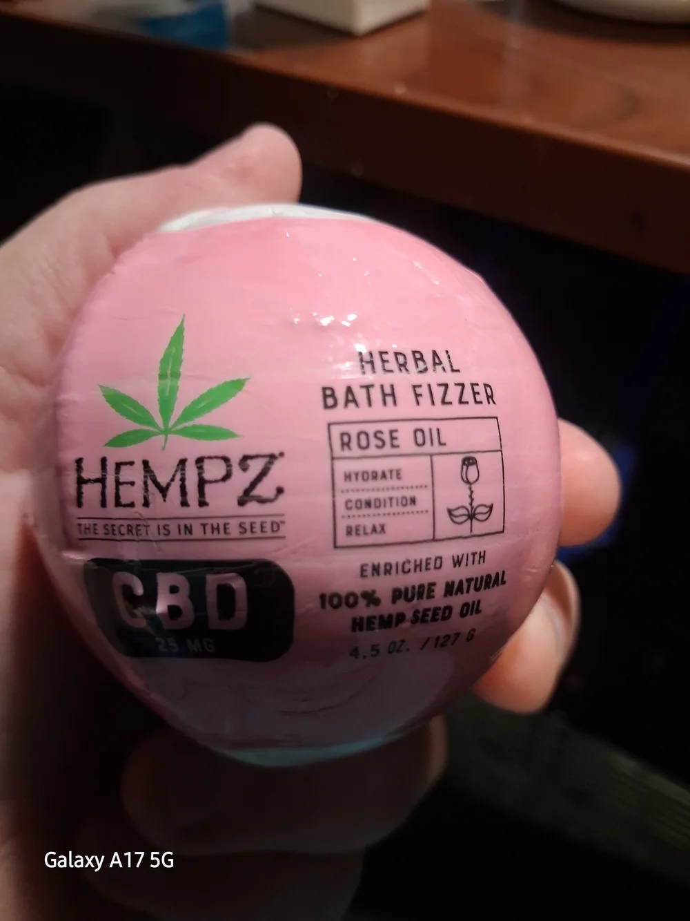 5 Pc Hempz CBD Hydrating Herbal Bath & Body Set in Pink and White